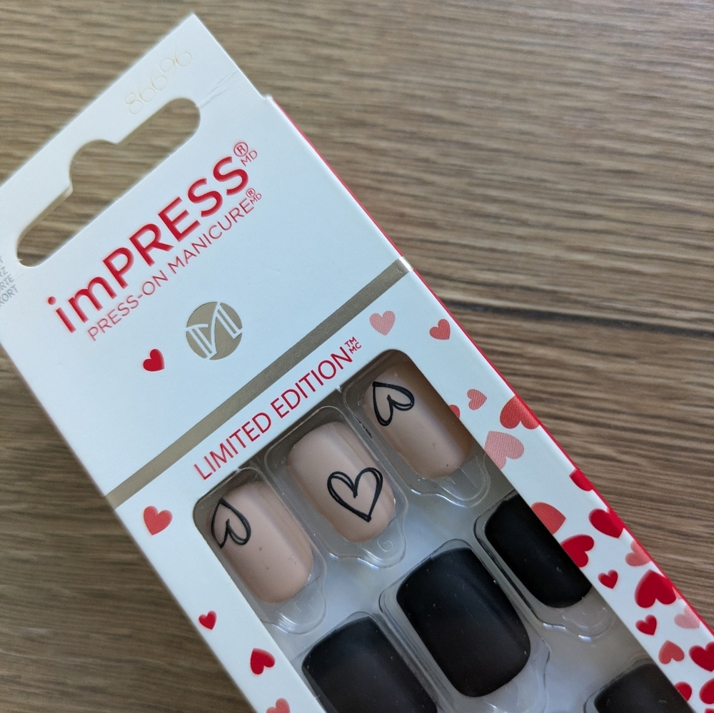Heart Rhinestone Nails - Picture 9 of 11